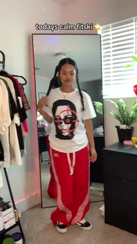 tee from @ah! #fitinspo #fashion #fyp #knuschoolvans #fotd 