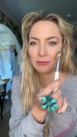 Random thinkings…. 💡 BLOCK THE NEGATIVE SEEKERS ❌  They take too much undeserved energy ☀️🤍 #makeuptalk 