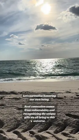 #journaling #gratitude #mindfulness #yogacommunity #meditation #dailymessageofpositivity #miamibeachyoga #yoga #yogaforbeginners 