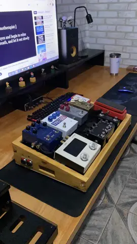 Resolvi gravar todo o processo da montagem do Pedalboard novo. Buliding my new Pedalboard #amperohotone #kailanireverb #joyfx #newpedalboard #worship #pedalboard