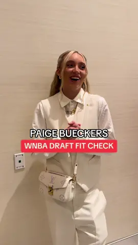 @Paige Bueckers in Louis Vuitton. 😮‍💨🔥 #paigebueckers #uconnwbb #ncaawbb #wnbadraft 