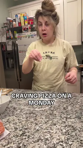 #cookwithme #dinner #easydinner #pizza #family #familydinner #MomsofTikTok 