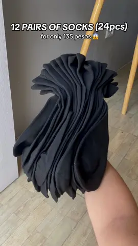 grabeee ang mura nalang ng medyas nato tapos 12 pairs na 🤩 sulit na sulit! napakaganda pa ng quality 💯 #fyp #socks #socks12pairs #12pairsofsocks #cottonsocks #medyas #blacksocks 