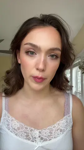 Guys she ate w this one 📢 say it with me, 🗣️📢 in @M.T. we trust   #summermakeup #sunkissedmakeup #fairskinmakeup #summerblush #deinfluencing @revlon 