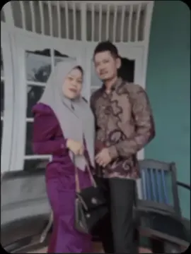 dia adalah sosok yang tidak bnyk bicara,apalagi mengungkapkan kata cinta,tapi di balik sikap diam nya ,menyimpan sejuta harapan agar kehidupn istri dan ank ny kelak bisa trpenuhi meskipun terkdng harus bertaruh nyawa.  