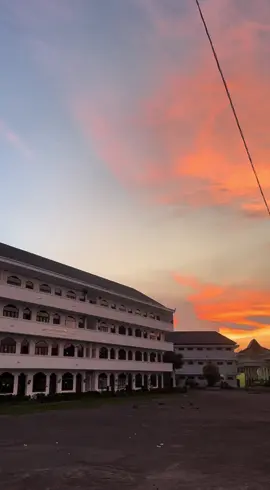 MasyaAllah😍 #sunsetvibes #sunsetaesthetic #ponpesassalafialfitrahkedindingsurabaya #alfithrahsurabaya #pafsurabaya #alfithrah 