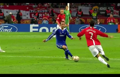 biết bao nhiêu lần ngã xuống, thế mà đôi chân ấy vẫn bền bỉ, đứng trên đỉnh cao sự nghiệp suốt gần 20 năm 🐐🔥