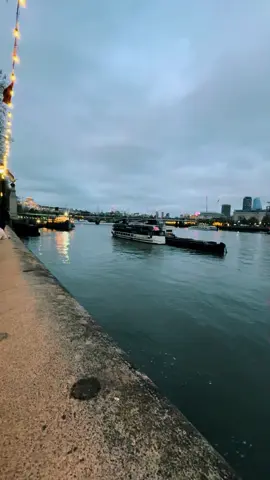 #london #england🇬🇧 #londoneye #viraltiktok #vibes #foryou #newlifebegins #viral #viral #clouds #weather #couplegoals #Love #foryoupage #uk #wintervibes 