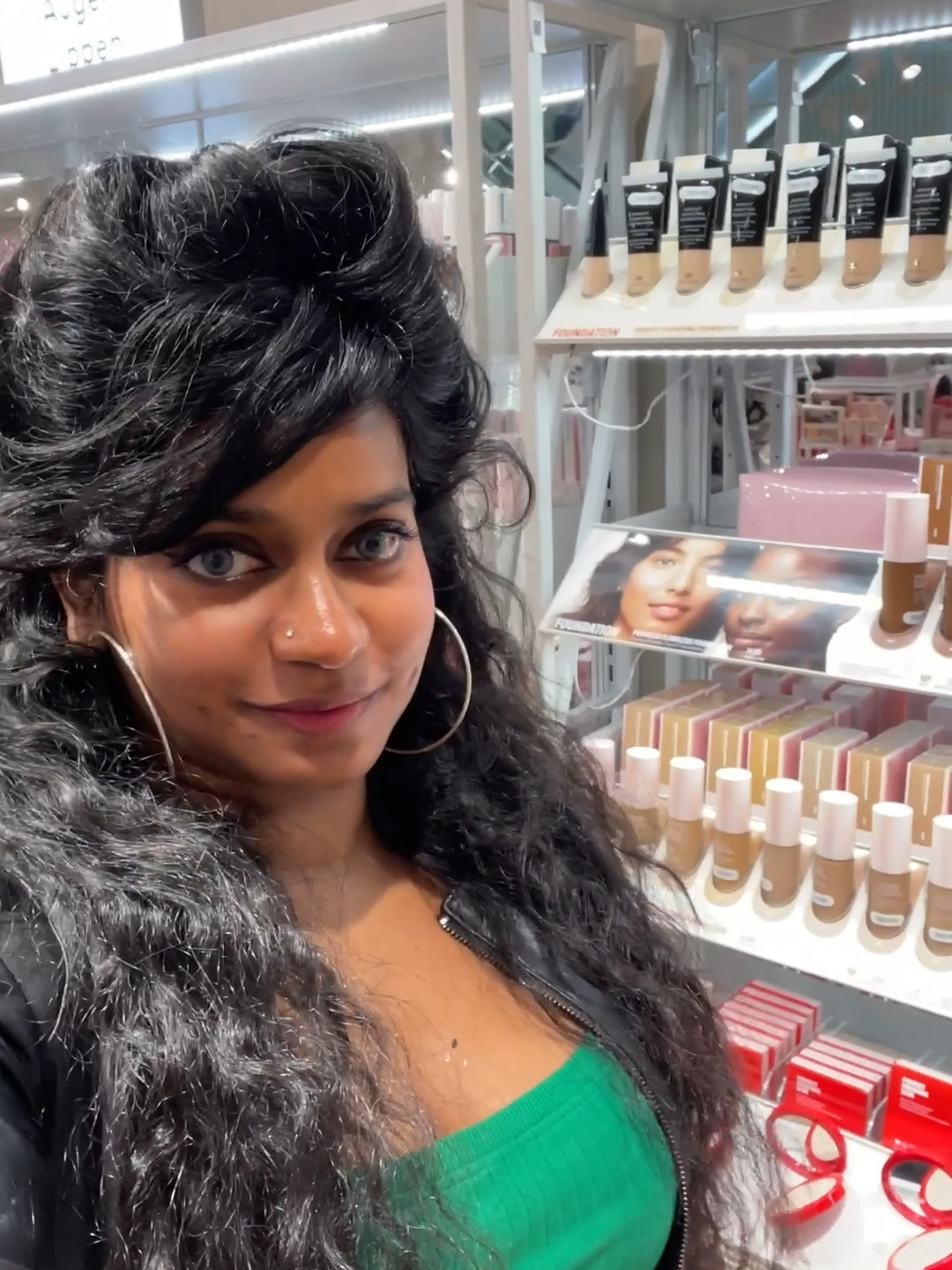 Beauty Abteilung bei H&M Beauty#fürdich #viral #fyp #hautpflege #drogerie #drogerieprodukte #drogerieneuheiten #shiaknowsbest #hmbeauty @hmbeauty #hmbeautylovers