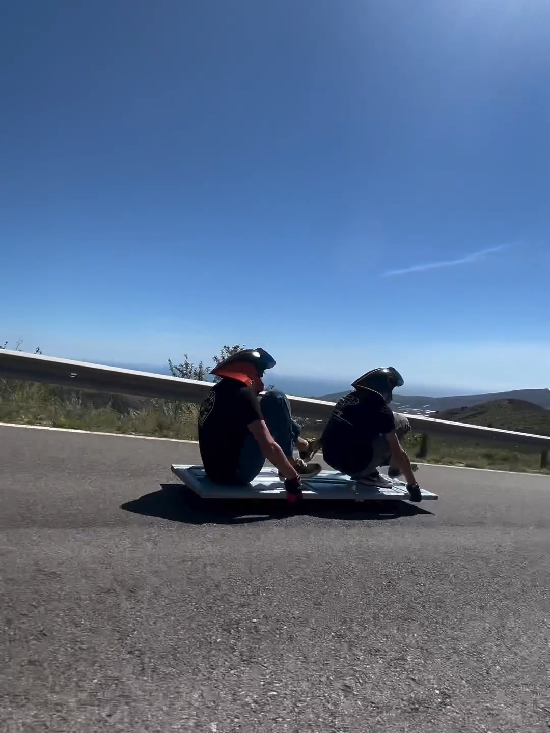 56mph (90Kph) Downhill Skatedoor🚪 (IG🎥: @carlotti_longboard) #Unreel #Extreme #Longboard #Funny #Skating