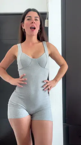 Le gusta mi outfit? #soyyulicastillo #viral #outfit #gym #parati 