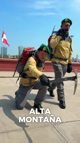 Respuesta a @colewalliser  👉 Sobrinos y sobrinas te traemos la tercera entrega de nuestro famoso #Glambot 👮🏽‍♂️🚔  #CamaraLenta #SlowMotion #Hollywood #Oscars #SlowMo #PoliciaPeru #PNP 