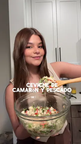🦐Receta ceviche de camaron y pescado  Ingredientes:  Camaron  Pescando  Pimenton verde  Pimenton rojo  Cilantro  10 limones  Acompañante:  Platano verde  Aceite y sal  15 min en freidora de Aire  #Receta #ceviche #cooking #fyp #recetasfaciles #recetafacil #recetas #recetasrapidas 