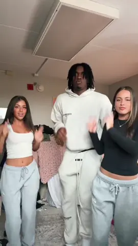 These snowbunnies are evolving #fyp #yohanuja #daviduja #ujatwins #trustinyohan #cheattoday 