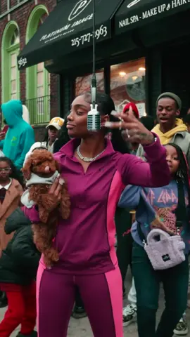 Got the city on my back and I wouldn’t have it any other way 🤞🏽🎰💗 A day I still can’t get over performing “Tell Ur Girlfriend” in Philly huge thank you to all my supporters that showed up ‼️😍 Keep streaming #TellUrGirlfriend 🎰🎰🎰