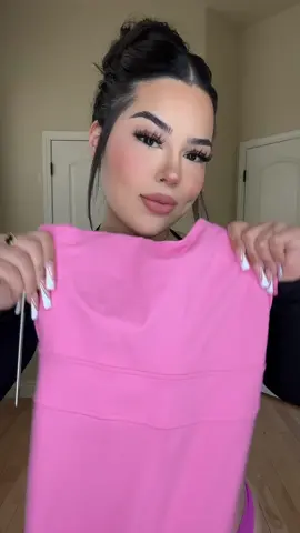 @FashionNova 🔎Balance super soft active jumpsuit Pink 🔎Lone pine cropped bolero denim jacket