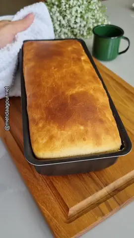 Pão de Massa Mole 😋❤️ INGREDIENTES:  *xícara 240ml *forma 25,4cm x 13cm x 5,8cm ✔️1 ovo ✔️2 colheres (sopa) de açucar ✔️1/2 colher (chá) de sal ✔️1/2 xícara de óleo ✔️1 xícara de leite morno ✔️10g de fermento seco para pão ✔️2 e 1/2 xícaras de farinha de trigo (350g) Gostou? Compartilha com quem você acha  que vai gostar também! #paocaseiro  #paofacil  #receitafacil  #metidaagourmet 