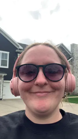 Day 2 of walking for an hour 🙌😅 #workoutroutine #motivation #challenge #tiktok 