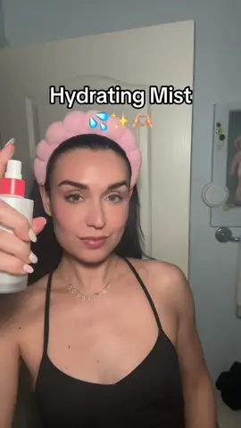 QUENCHED💦 #peachandlily #hydratingmist #glowyskin #skincareroutine #skincarehack 