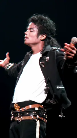 Michael Jackson - Man In The Mirror (30th Grammy Awards - Bucharest 1992 - Los Angeles 1989 & Moonwalker Mix - Edited by me) #michaeljackson #mj #maninthemirror #80smusic #80smusicvideos #bad #moonwalker #concert #musica #music #mjfan 