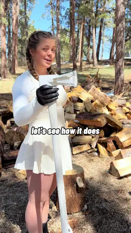 Does the @Walmart splitting maul actually work?? #splittingmaul #axe #wood #woodchopping #log #logsplitting #Outdoors #review #walmart #girlboss #satisfying #trees #OOTD 