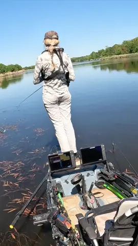 Hookset 🫡  #fishing #kayakfishing #bassfishing #Outdoors 