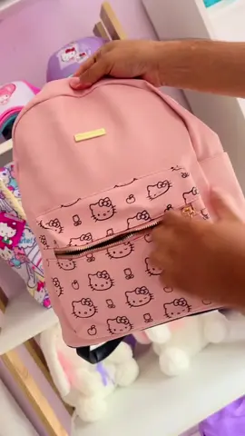 Maleta hello Kitty disponible en rosa y negra. Ventas por mayor y menor  #kittylovers #distribuidoraguayaquil  #Kawaii #distribuidorakawaii 