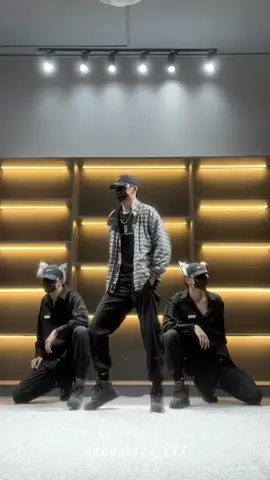 #菠萝队长一米九 #舞蹈愛 谁会被吻  #黑色系  #dancelove_777 #dancechalleng #dancetutorial #fdcboywxd  #w大東 #foryoupage #浅跳一下 #dancechallenge #trending #foryou #viraltoday #douyin #sharecopylink  #douyin抖音 #douyin_china #douyinboy  #foryoupage #boysdance #dance #foryou #fypシ゚viral #Love #tiktokviral #dance #いいね 