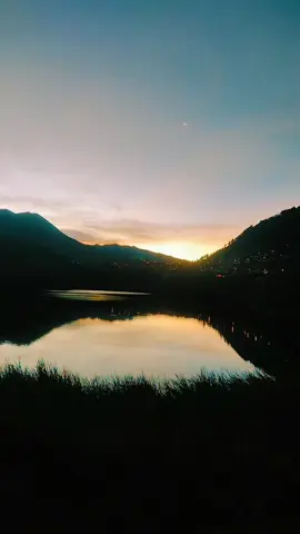 La fuerza del corazón - Alejandro Sanz ¿Qué es esto que me invita a vivir? Que me da la ilusión ¿Qué será esa fuerza que a todos Nos une de dos en dos? ¿Será la fuerza del corazón? #paisajeshermososconmúsica #paisajesnaturalesconmúsica #música #paisajeaesthetic #tavi_sptia #longervideo #atardecer #letrasdecanciones #lyrics #🍀 #Otoño #cancionescompletas  #queesestoquemeinvitaavivir #seralafuerzadelcorazon #lafuerzadelcorazonalejandrosanz #tendencia 