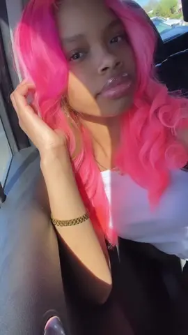 #fyp #foryoupage #trending #viral #pinkhair #moots 