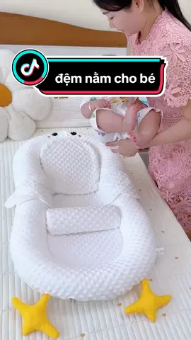 Đệm nằm chung giường cho bé#reviewmevabe #chamcon #nuoicon #yeucon #xuhuong #baby #mevabe 