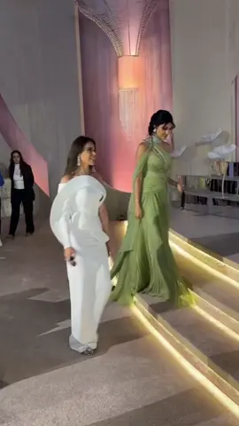 #اعراس_قطر #اميمة_طالب وميرنا  من اعراس ال ثاني♥️💃 فستان ميرنا بنات من نور فتح الله🔥 #weddingtiktok #wedding #قطر #قطر🇶🇦 #Qata #قطر🇶🇦 #زواجات #wedding #weddingtiktok 