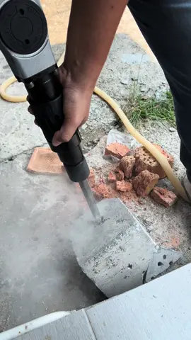 CHIPPING HAMMER 1010W #fyp #viral #xyzbca #fypシ #fypシ゚viral #tiktok #malaysiatiktok #viraltiktok #Hardware#DIY#BlackandDecker#Hikoki#Dessini#Bosch#Karcher#Milwaukee#Stanley#Dewalt#Tekiro#Tools#PowerTools#HandTools#Cookware#Cordless#Woodworking#Gardening#Household#SteamMop#PressureWasher#WaterJet#Gerudi#Drill#ImpactWrench#Grinder#Blower#Welding#Industry#HeavyDuty#Industrial#Carpenter#WorkShop#Construction#HomeImprovement#Accessories#Roadshow#Cordless#TableSaw#Screwdriver#Gift#Voucher#Promotion#Roadshow#LimitedTime#BestDeal#Tiktok