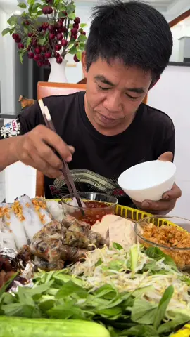 Bánh cuốn tự làm bằng chảo chống díng ngon mời mọi người #thaihuyen82 