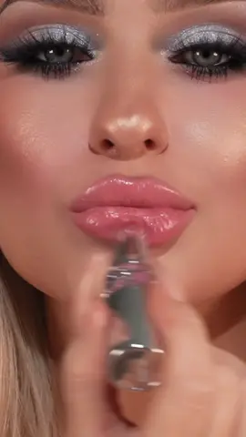 Products: Eyeshadow palette, highlighter, powder and glitter, setting spray @@ONE SIZE BEAUTY Eyeshadow primer @@NYX Professional Makeup Concealer (pink one) @@Huda Beauty Cream highlighter and lipstick new love shine collection @@YSL Beauty