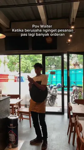 wkwkw lika liku waiter😂 📍Jl.Adiflora Raya Ru.05 Gedebage bdg @shacosteakandcoffeadipura #funnyvideos #contentcreator 