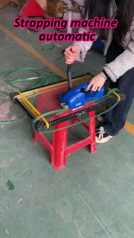 Portable electric baler, you can carry it with you, anywhere you go!#machine #automatic #packingmachine #foryou #boxmachine #sealing #capper 