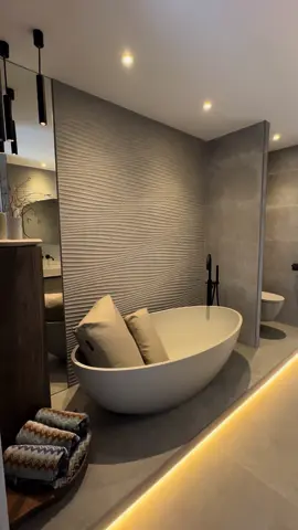 Bathroom🖤#bathroom #fyp #bathroommakeover #bathroomdesign 