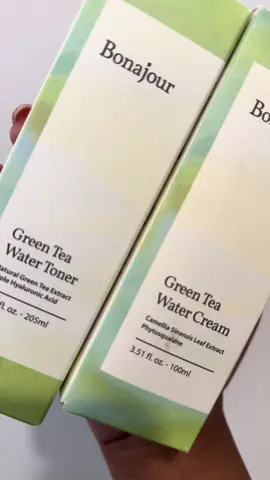@BONAJOUR보나쥬르 has me falling in love with their green tea collection 🍵 the perfect duo for the perfect glow ✨ #koreanskincare #ugccontentcreator #skincareroutine #blackgirlskincare #fyp #ugcjourney #roadto5k #CapCut 