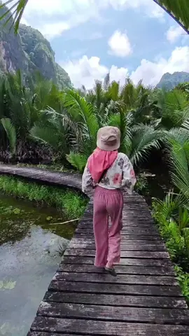 Ini dimana hayooo...