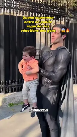 Quand superman entre en public regardez les réactions des gens👆🏻😱🔥 #reaction #public #superman 