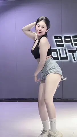 Um thì nhiều khi thấy mình chuppy củm dể thưn 🤣🤣  #xuhuong #trending #viral  #LearnOnTikTok #meme #dance #IMCN #giaitri #tiktoklivevietnam #tuyenidollive #kembody #kemtrangda #billiards #luuvutruongan 