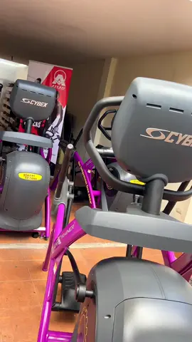 Elíptica Arc Trainer🇺🇸  Potencia tu gimnasio con nuestros equipos de alta calidad🔥💪🏼 y sobre todo con la mejor garantía a increiblds precios🎉 Contáctanos: 0999888382  Realizamos envíos y entregas a nivel nacional 🚚 🇪🇨  #Atlasfitnessequipament🔥 #fyp #cuenca_ecuador🇪🇨 #gimnasios #Fitness #viral #crossfit #mantenimiento #quito_ecuador🇪🇨 #cuenca #zamora #guayaquil #fypシ 