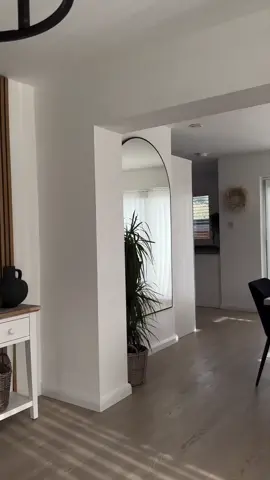 Have you ever seen a more beautiful console table?🤩 Our 𝐫𝐮𝐬𝐭𝐢𝐜 𝐧𝐚𝐭𝐮𝐫𝐚𝐥 𝐚𝐧𝐝 𝐚𝐧𝐭𝐢𝐪𝐮𝐞 𝐩𝐚𝐧𝐞𝐥𝐬 are the perfect way to bring more of the 𝐒𝐜𝐚𝐧𝐝𝐢𝐧𝐚𝐯𝐢𝐚𝐧 𝐝𝐞𝐬𝐢𝐠𝐧 𝐢𝐧𝐭𝐨 𝐲𝐨𝐮𝐫 𝐡𝐨𝐦𝐞! #fyp #homedecor#modernhome #luxuryhomes #interiordesign #homestyle #showhome #newhome #diningroom
