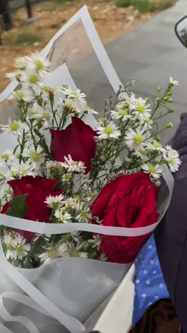 #freshflowers #mawarasli #fyppp #beranda #monolog #bungadibulansepi #alasanmasihbersama #trending #firstvideo #firstflower #purwodadi #solo #pasarkembangsolo #viralvideo #fyp #terbaru2024 #fypシ 