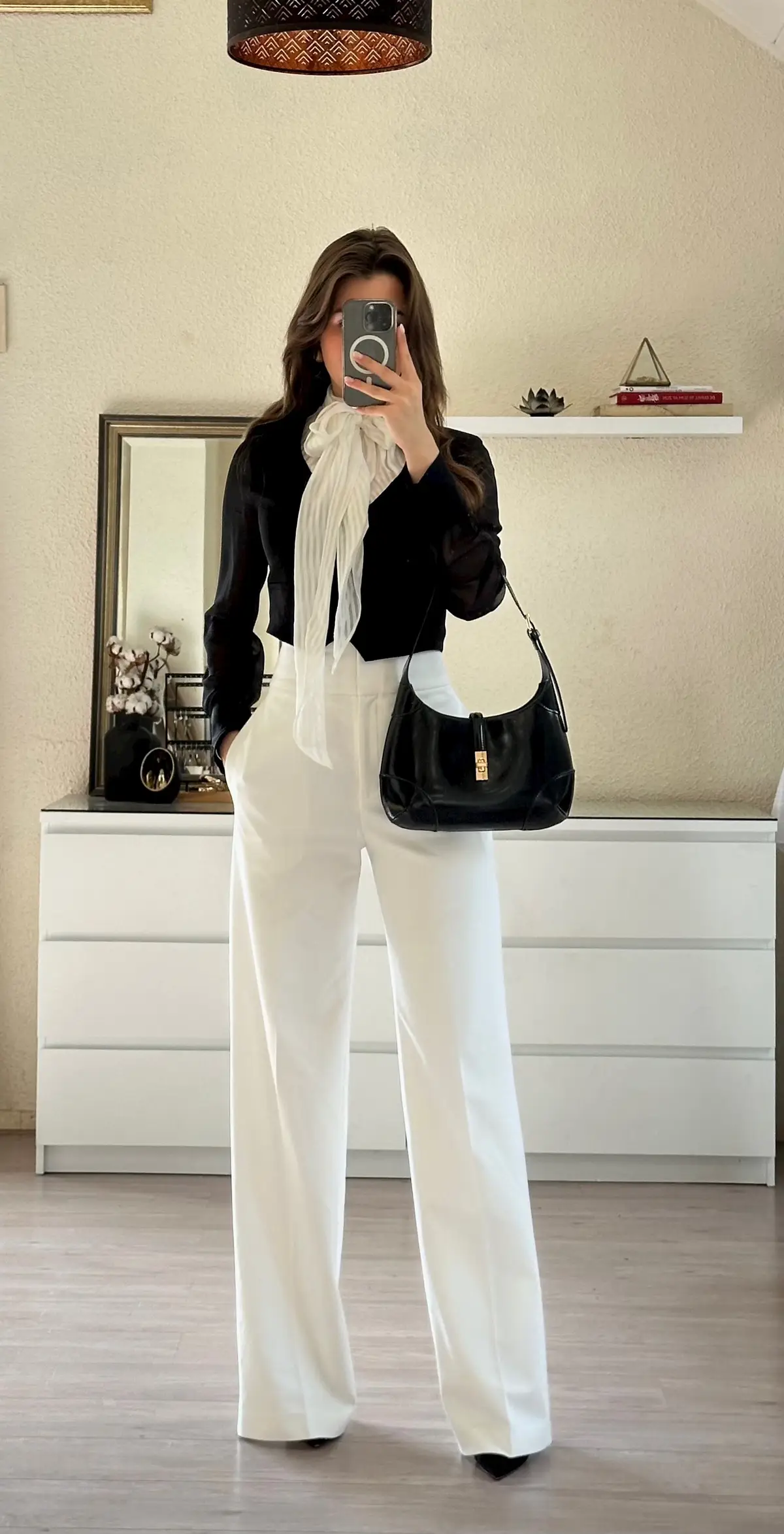 In love with white pants 🤍 #classystyle #classyoutfits #oldmoney