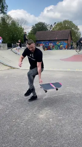✨THE JOURNEY CONTINUES✨ Any help or tips to get me back to a good spot would be amazing, I hope everyone is getting out there and dusting the board off. The dry cool weather is hear and perfect for street or vert skating!  #Skateboarding #skatepark #skatetips #dropin #vert #skateboardingisfun 