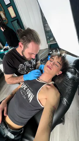 MI TATUO LA MIA CANZONE 🙈🖤 “Subway” esce venerdì!! Ig: gabrielnobile #foryou #perte #makeup #tatoo #lgbt 