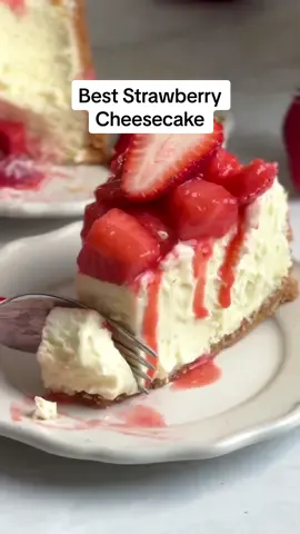 The Strawberry Cheesecake of your dreams. Creamy, luscious and finger licking yum!! 🍓🤤 Find the recipe through the link in my bio or go to bakewithzoha.com/best-strawberry-cheesecake/ 🥰 #cheesecake #newyorkcheesecake #bestcheesecake #dessert #strawberrycheesecake #cheesecakefactory #baking 