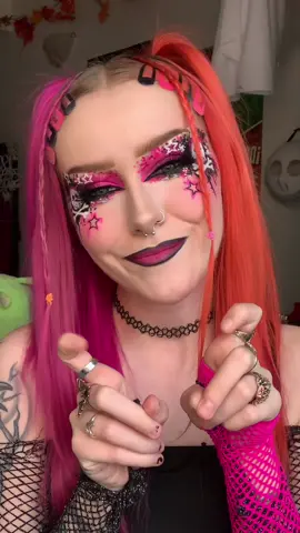 living my emo my space girl fantasy!!!!! recreated this look from @Alexis🕷️ 🖤